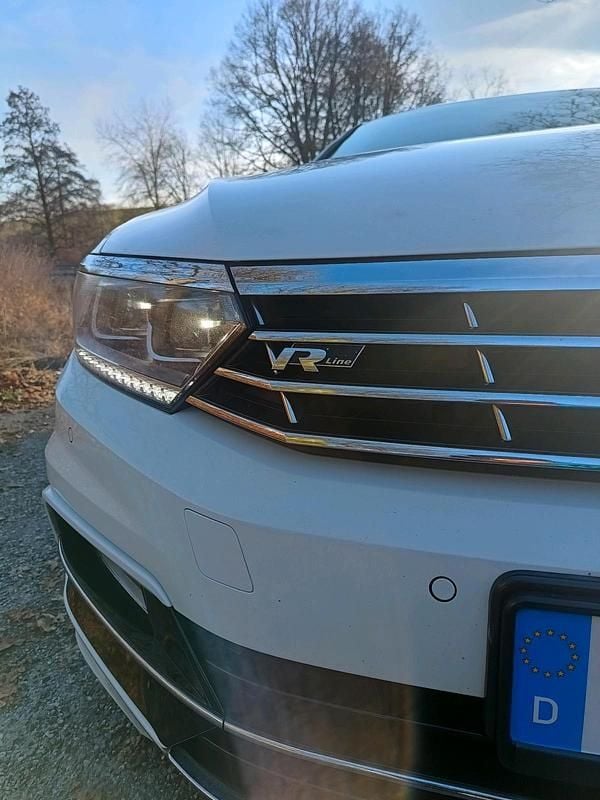 Gebraucht VW Passat 190 PS (139 kW) 2018 Weiß Kombi