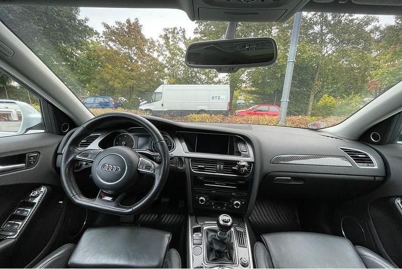 Gebraucht Audi A4 Black Edition 204 PS (150 kW) 2013 Weiß Limousine