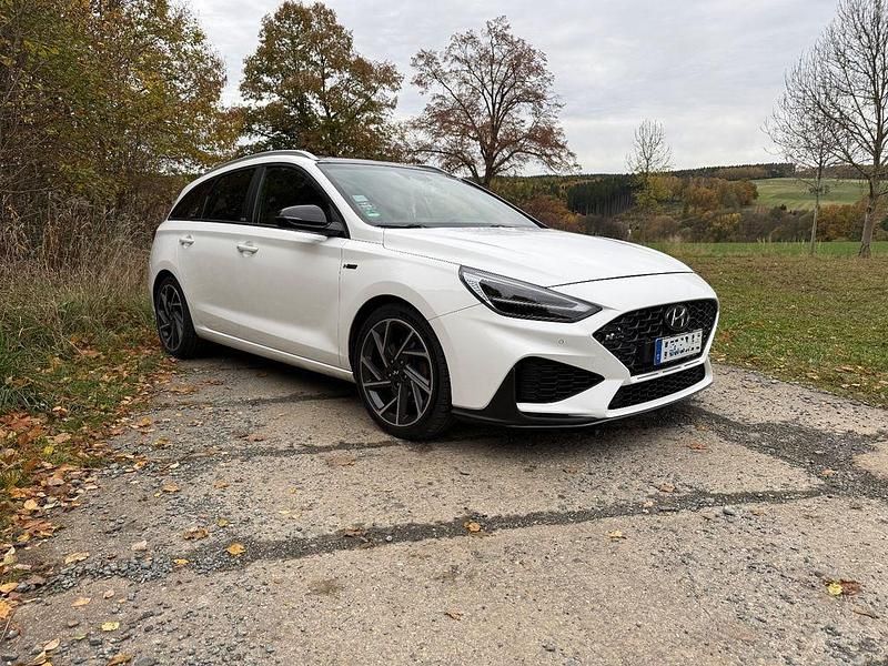 Weiß Gebraucht 2020 Hyundai i30 N Line Kombi | 18.900 € (Fairer Preis) - Bild 1/4