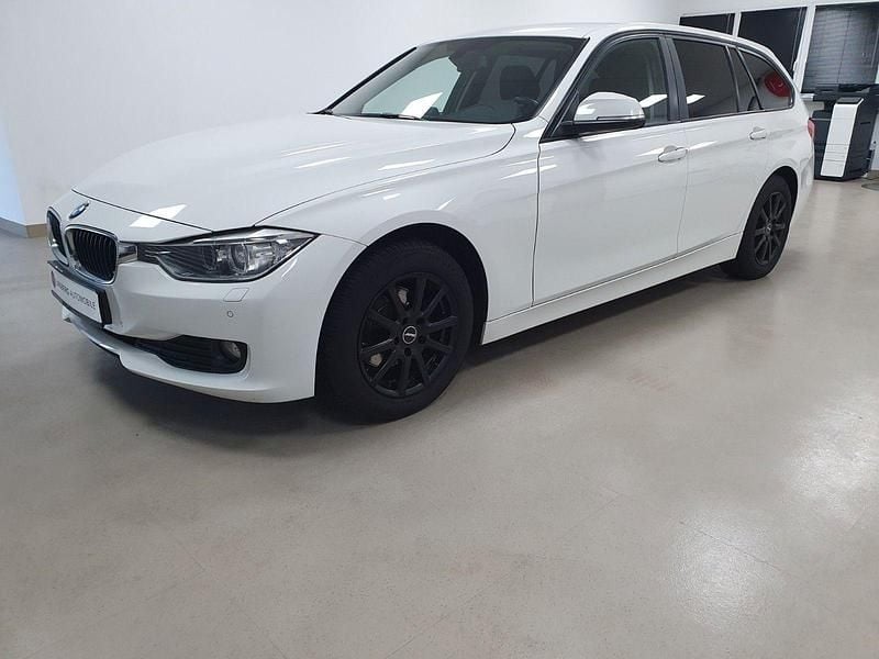 Weiß Gebraucht 2013 BMW 318 Kombi | 7.990 € (Fairer Preis) - Bild 1/3