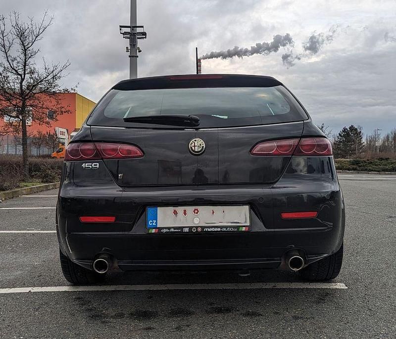 Gebraucht Alfa Romeo 1750 Ti 200 PS (147 kW) 2012 Schwarz Limousine