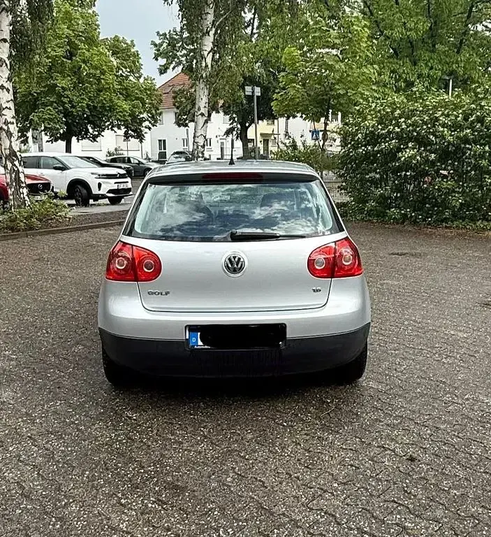 Gebraucht VW Golf VI Trendline 102 PS (75 kW) 2008 Silber Kleinwagen