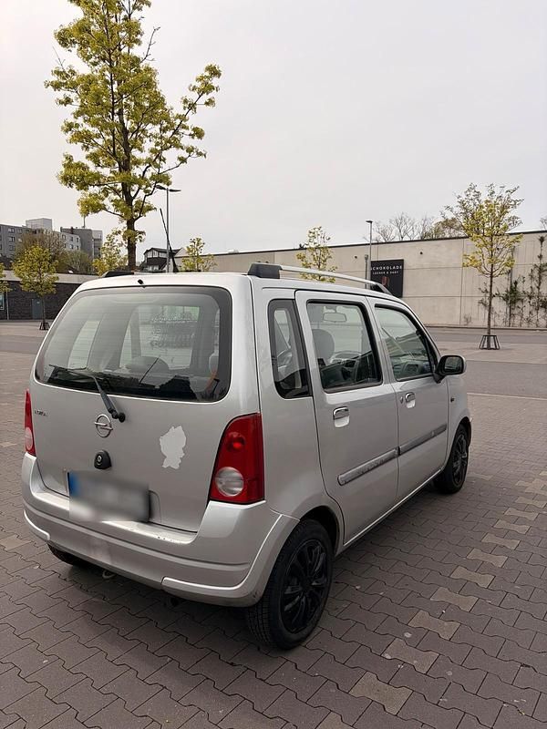 Gebraucht Opel Agila 60 PS (44 kW) 2006 Silber Van / Kleinbus