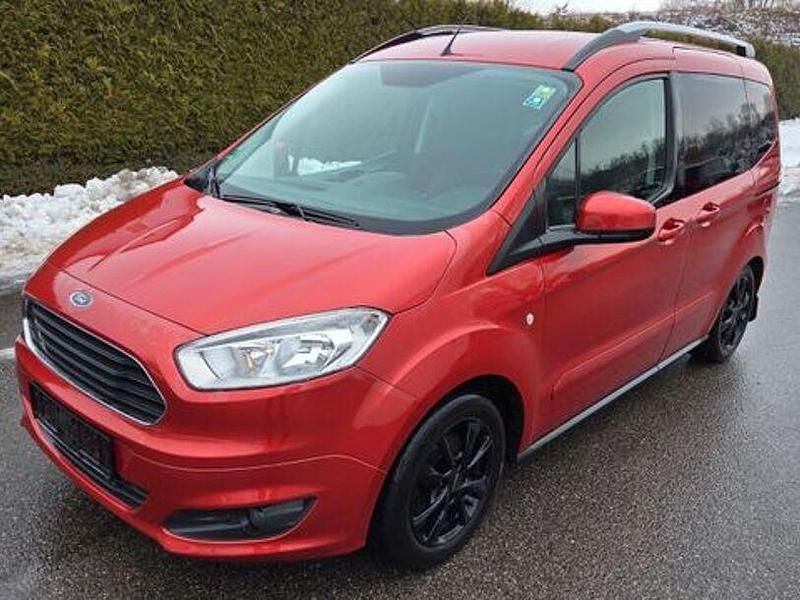 Gebraucht Ford Tourneo Courier Titanium 140 PS (102 kW) 2016 Rot Van / Kleinbus