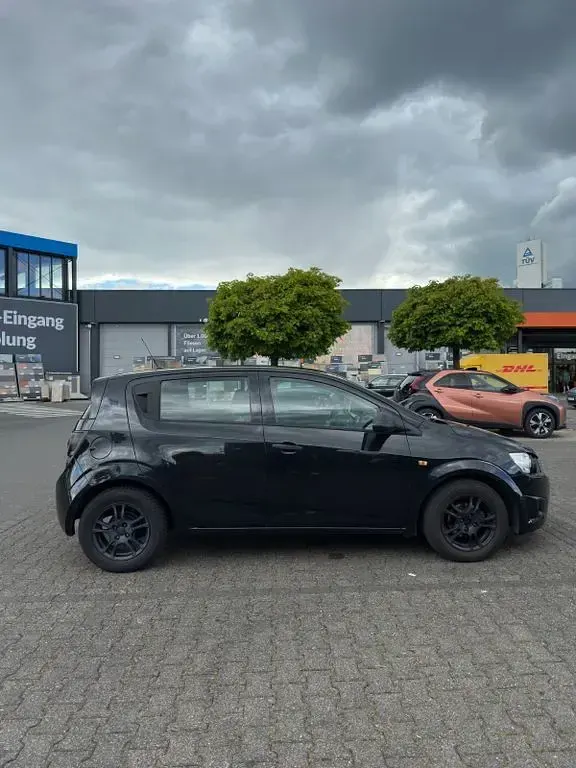 Gebraucht Chevrolet Aveo LS 69 PS (50 kW) 2012 Schwarz Limousine
