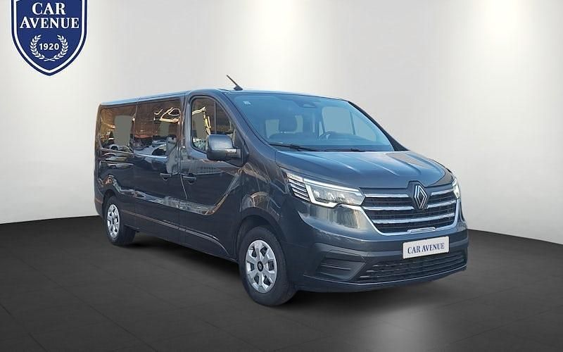 Second-hand Renault Trafic Evolution 150 CP (110 kW) 2025 Gri Monovolum