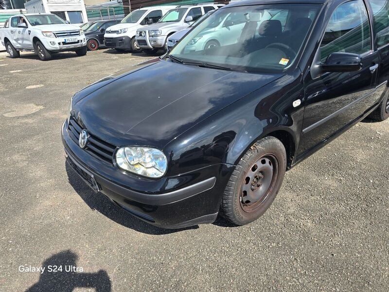 Gebraucht VW Golf IV 75 PS (55 kW) 2002 Schwarz Kleinwagen