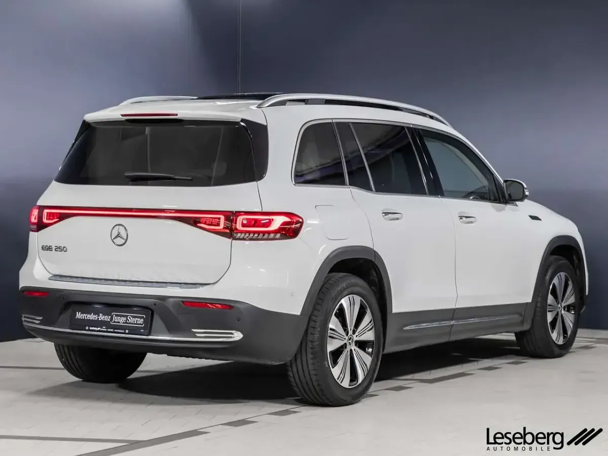 Gebraucht Mercedes EQB250 Progressive 139 kW (190 PS) 2022 Weiß SUV