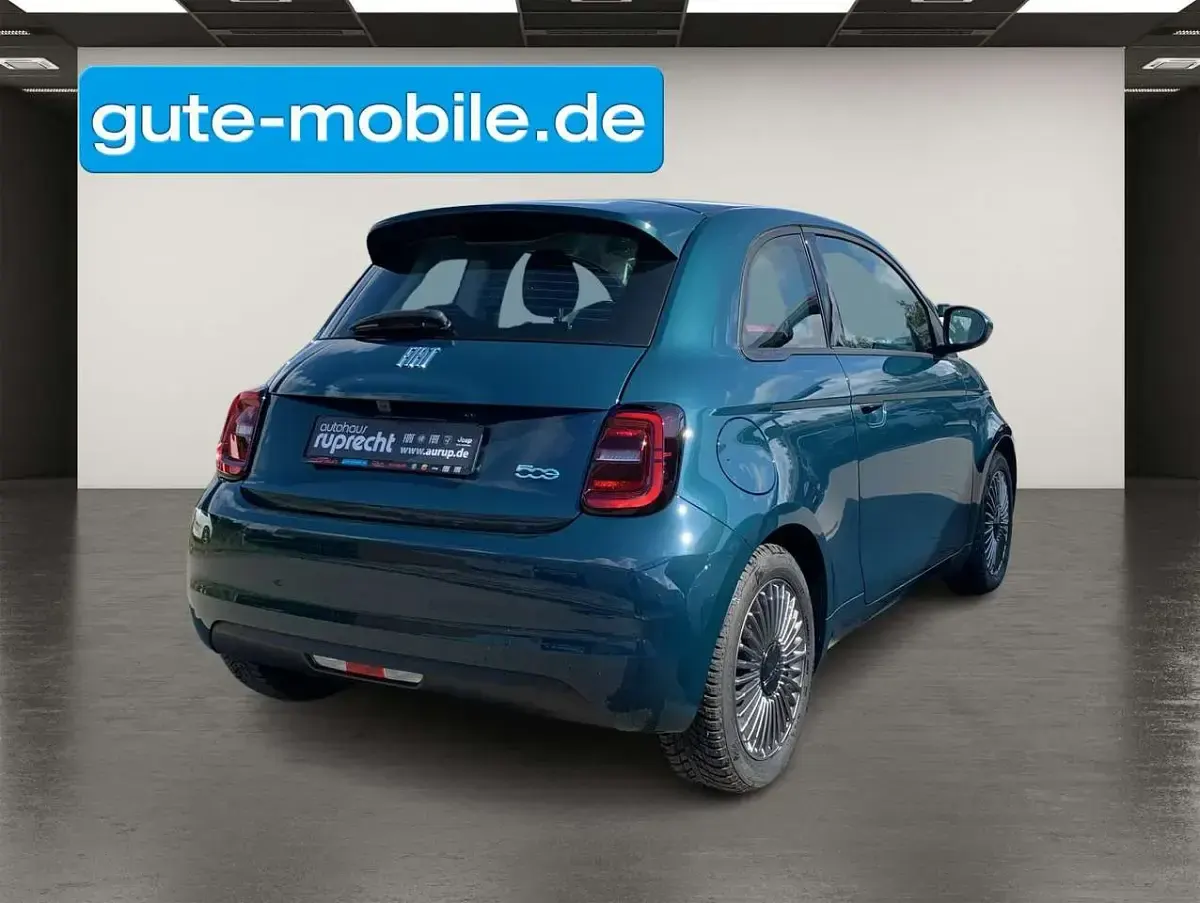 Gebraucht Fiat 500e Action 69 kW (95 PS) 2024 Colore esterno (ozean grãœn) Limousine