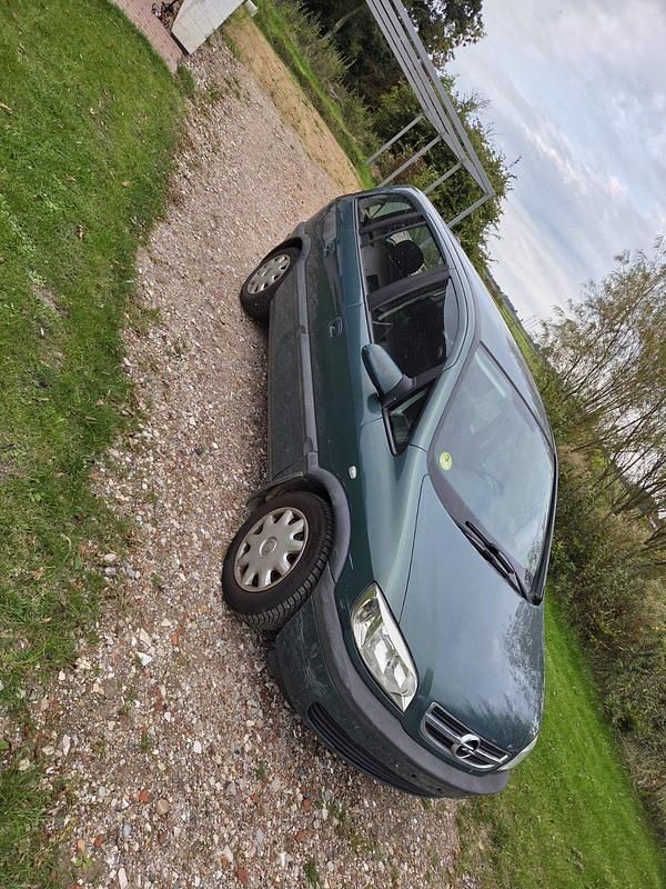 Grün Gebraucht 2003 Opel Zafira Van / Kleinbus | 1.300 € (Superpreis) - Bild 1/4