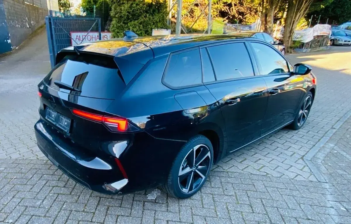 Gebraucht Opel Astra 131 PS (96 kW) 2025 Schwarz (karbon schwarz) Kombi