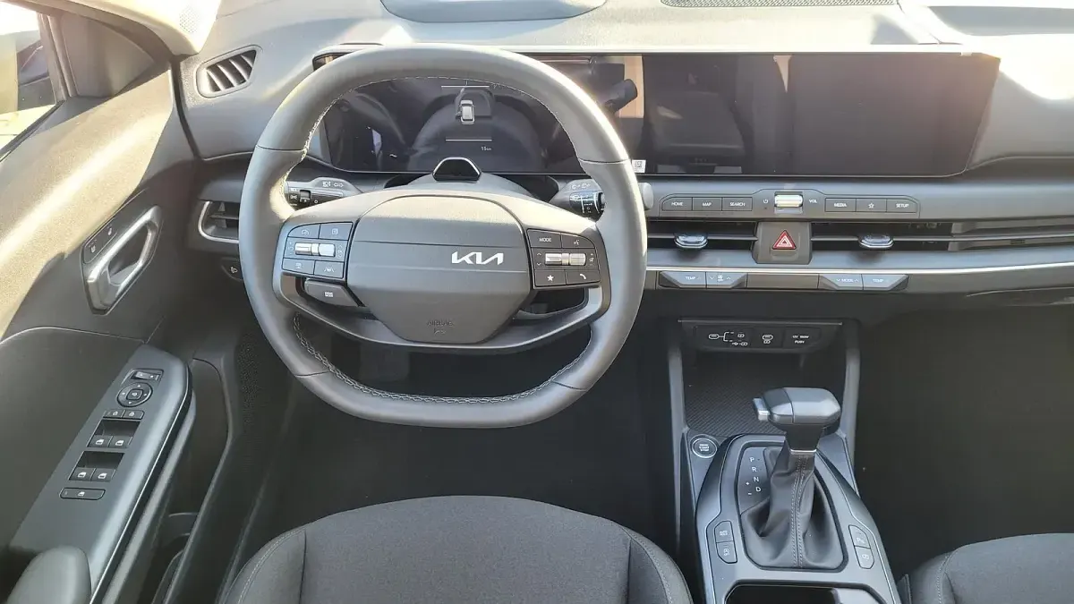 Neu Kia K4 Vision 150 PS (110 kW) 2026 Morning haze Kombi