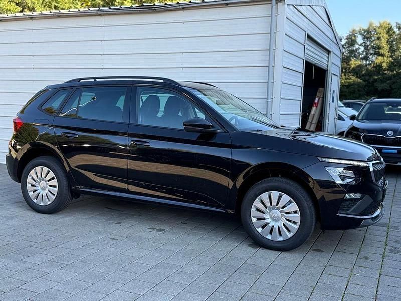 Neu Skoda Kamiq Selection 116 PS (85 kW) 2025 (blackmagic perleffekt) SUV