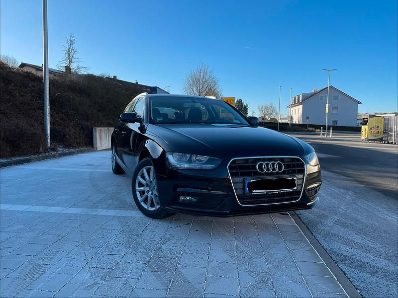 Schwarz Gebraucht 2012 Audi A4 Kombi | 7.800 € (Fairer Preis) - Bild 1/4