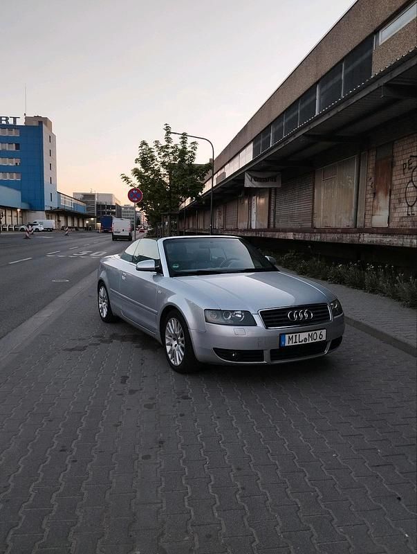 Silber Gebraucht 2002 Audi A4 Cabriolet Cabrio | 2.900 € (Guter Preis) - Bild 1/4