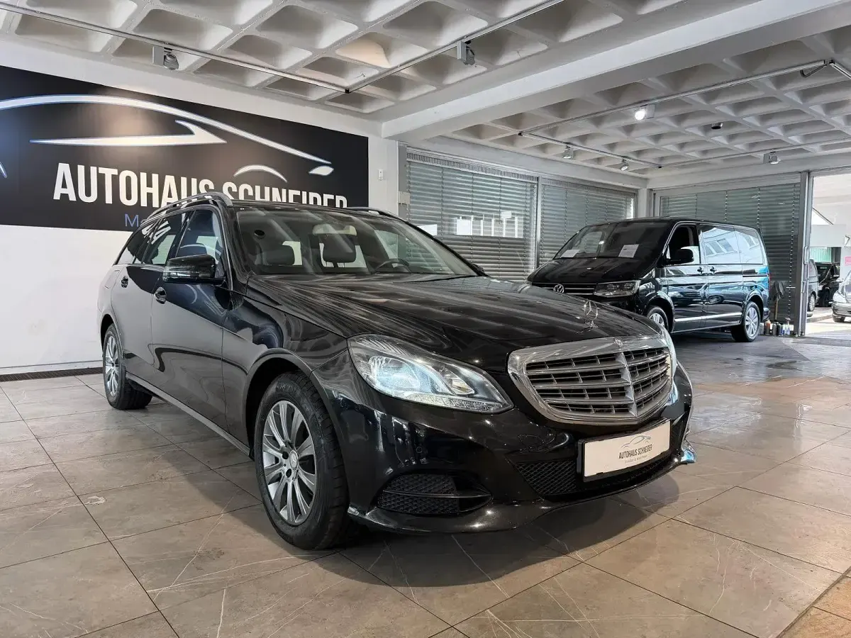 Gebraucht Mercedes E220 170 PS (125 kW) 2013 Schwarz Kombi