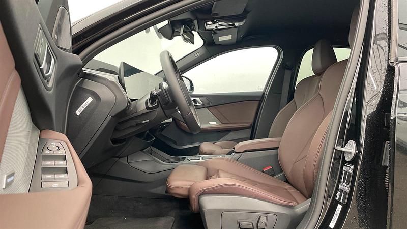 Gebraucht BMW 120 Efficient Dynamics 163 PS (119 kW) 2025 Saphirschwarz metallic Kleinwagen