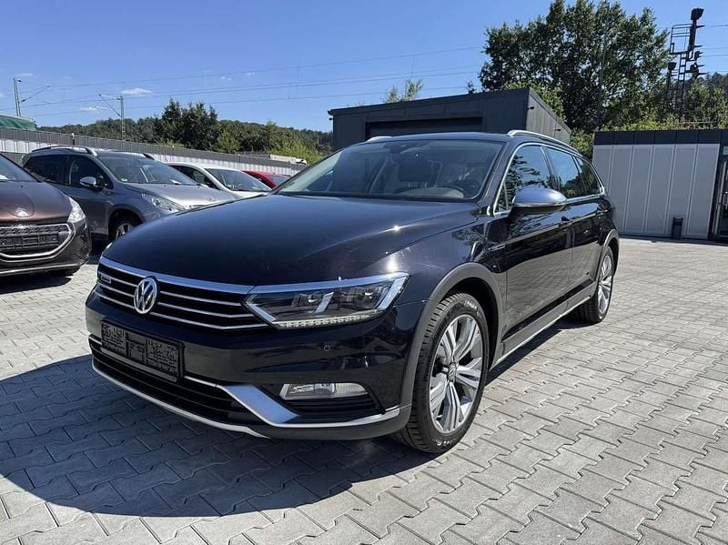 Deep black perleffekt Gebraucht 2016 VW Passat Alltrack Kombi | 14.600 € (Fairer Preis) - Bild 1/4