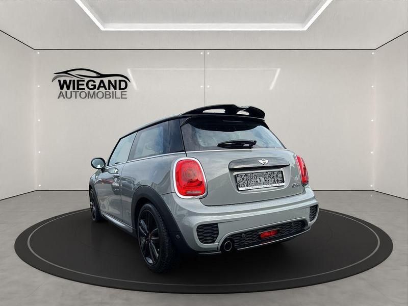 Gebraucht Mini Cooper Chili 136 PS (100 kW) 2017 Moonwalk grey (metallic) Kleinwagen