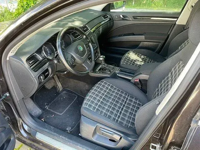 Gebraucht Skoda Superb 140 PS (102 kW) 2012 Kombi