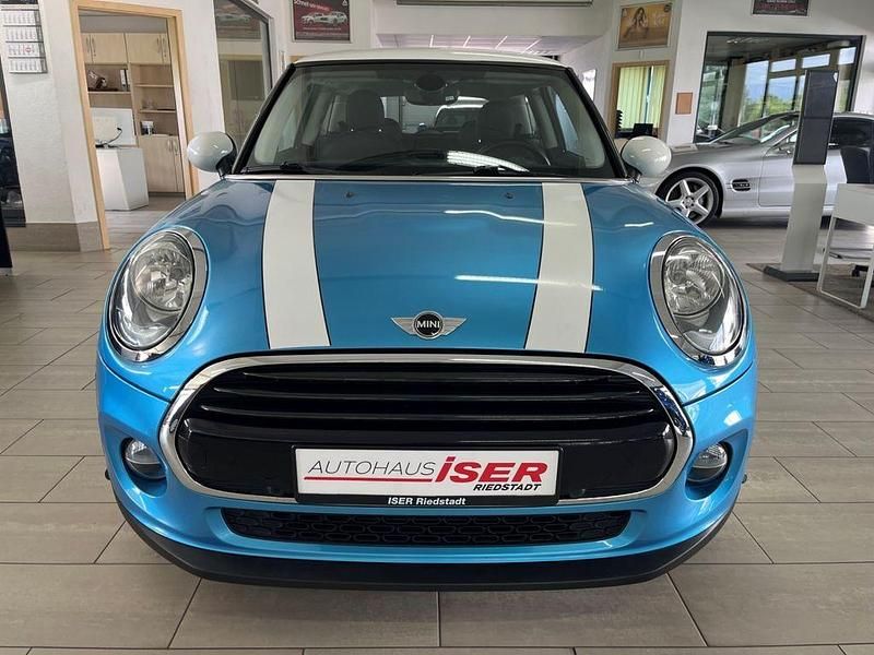 Gebraucht Mini Cooper 136 PS (100 kW) 2016 Electric blue ii Kleinwagen