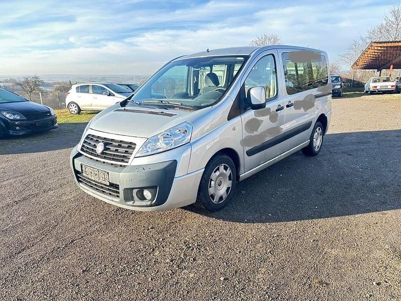 Gebraucht Fiat Scudo Family 128 PS (94 kW) 2013 Silber Van