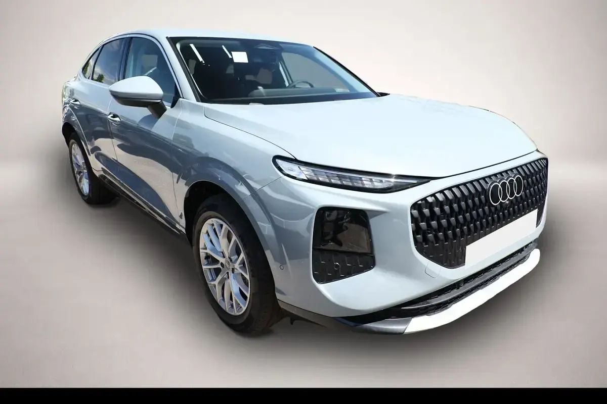 Neu Audi Q3 Sportback Ambiente 204 PS (150 kW) 2026 Grau SUV