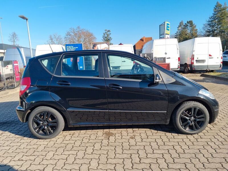 Gebraucht Mercedes A180 116 PS (85 kW) 2011 Schwarz Kleinwagen