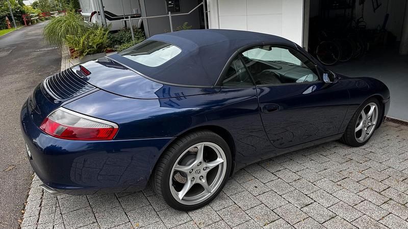 Blau Gebraucht 2001 Porsche 996 Cabrio | 47.900 € (Etwas zu teuer) - Bild 1/4