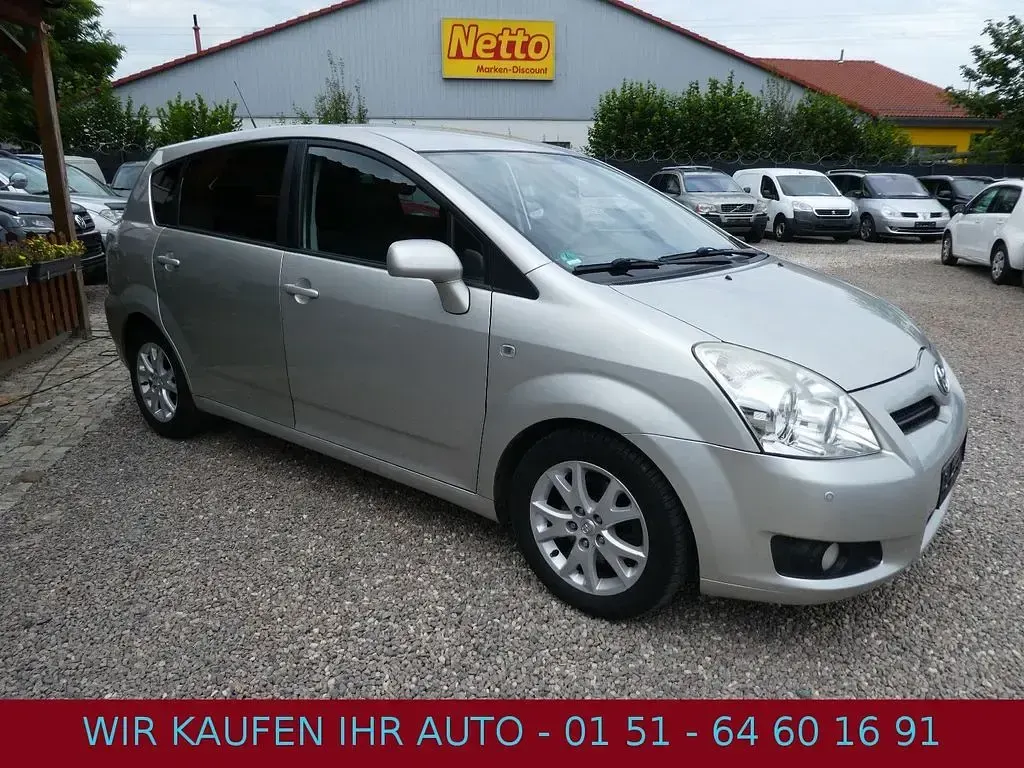 Gebraucht Toyota Corolla Verso Team 136 PS (100 kW) 2009 Silber Van / Kleinbus