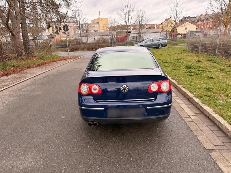 Gebraucht VW Passat 140 PS (102 kW) 2006 Blau Limousine