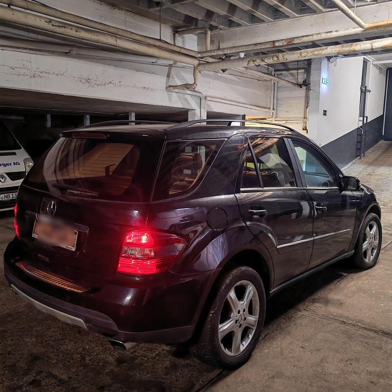 Gebraucht Mercedes ML320 224 PS (164 kW) 2008 Schwarz SUV