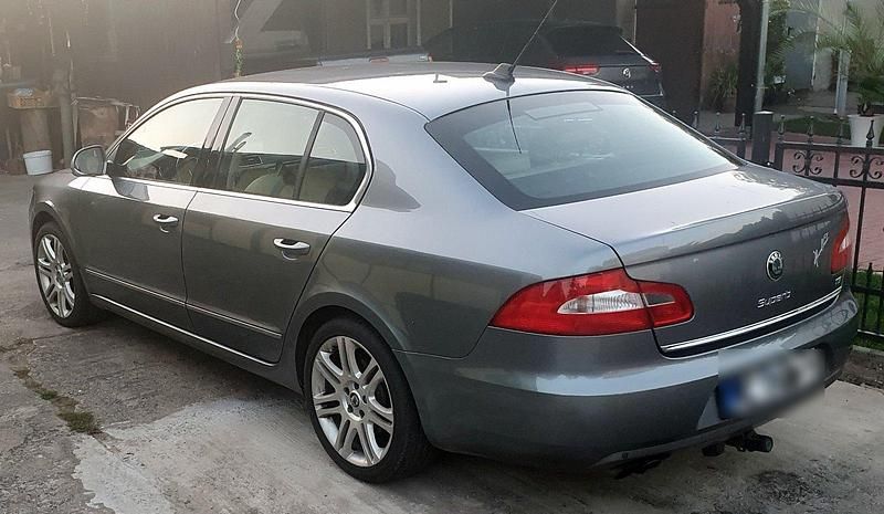 Gebraucht Skoda Superb 170 PS (125 kW) 2009 Andere farben Limousine