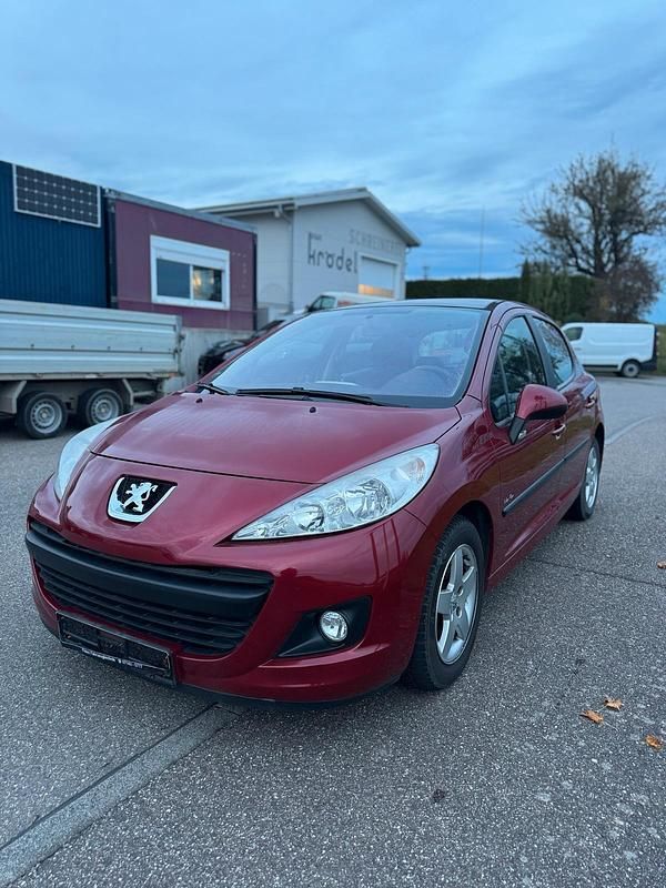 Rot Gebraucht 2010 Peugeot 207 Limousine | 2.500 € (Fairer Preis) - Bild 1/4