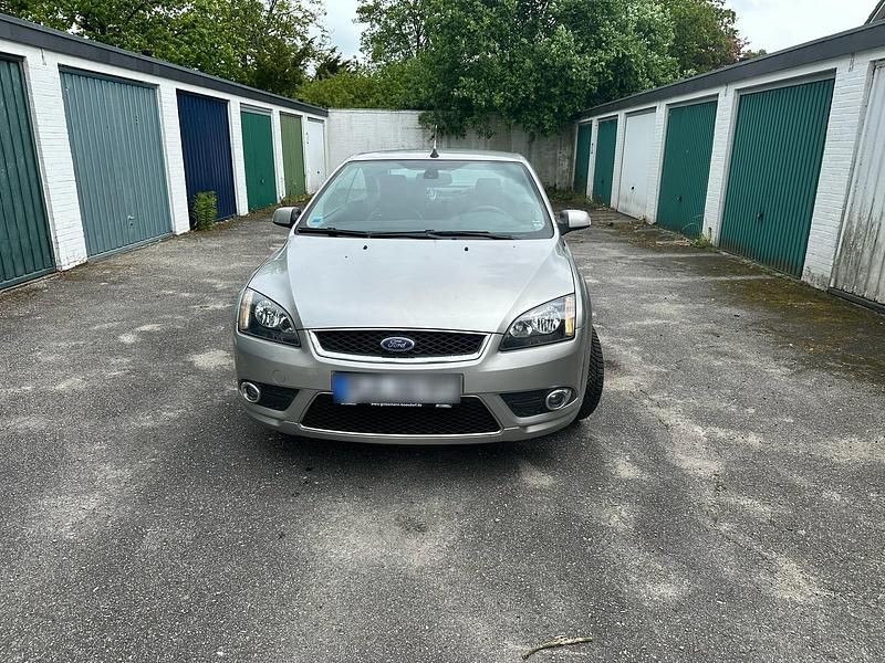 Gebraucht Ford Focus Cabriolet 145 PS (106 kW) 2008 Silber Cabrio