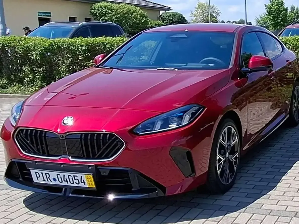 Neu BMW 218 Gran Coupé M Sport 150 PS (110 kW) 2026 Rot Coupé