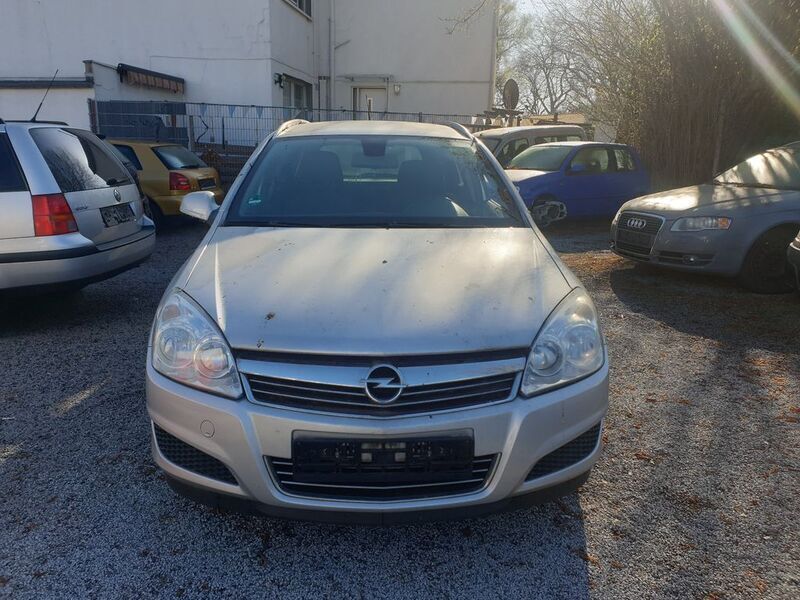 Silber Gebraucht 2010 Opel Astra Edition Kombi | 1.690 € (Superpreis) - Bild 1/4