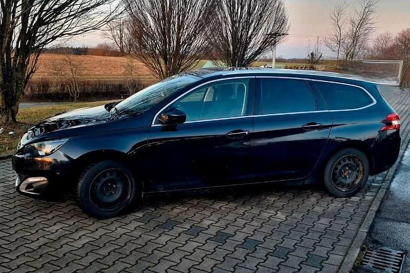 Gebraucht Peugeot 308 SW Allure 131 PS (96 kW) 2015 Schwarz Kombi