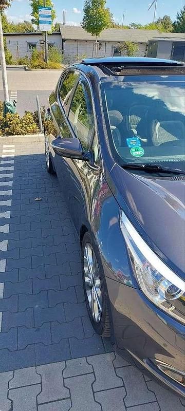 Gebraucht Kia Ceed Spirit 135 PS (99 kW) 2012 Grau Kleinwagen