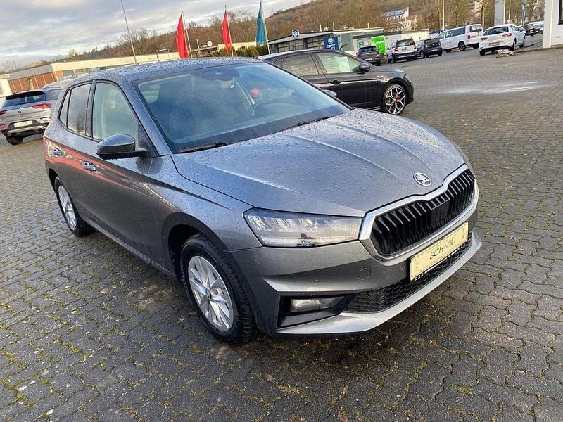 Neu Skoda Fabia Selection 116 PS (85 kW) 2025 Graphitegrau metallic Limousine
