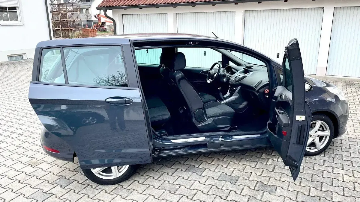 Używany Ford B-MAX SYNC Edition 101 KM (74 kW) 2014 Szary Minivan