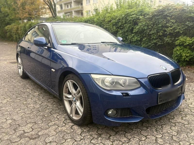 Blau Gebraucht 2013 BMW 320 M Sport Coupé | 6.300 € (Superpreis) - Bild 1/4