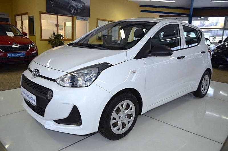 Gebraucht Hyundai i10 Classic 67 PS (49 kW) 2017 Weiß Kleinwagen