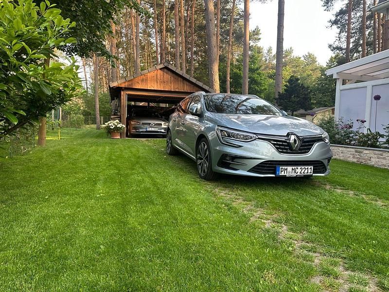 Blau Gebraucht 2021 Renault Mégane GrandTour Intens Kombi | 17.500 € (Fairer Preis) - Bild 1/3