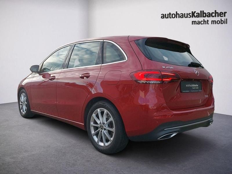 Gebraucht Mercedes B250 224 PS (164 kW) 2021 Van / Kleinbus