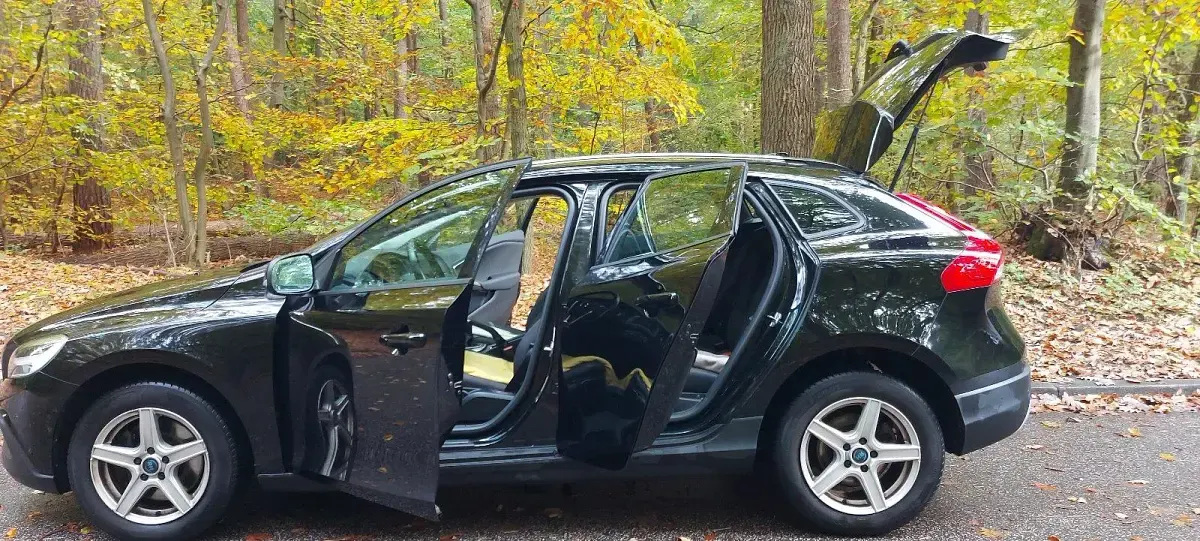 Gebraucht Volvo V40 CC 120 PS (88 kW) 2017 Schwarz Kombi