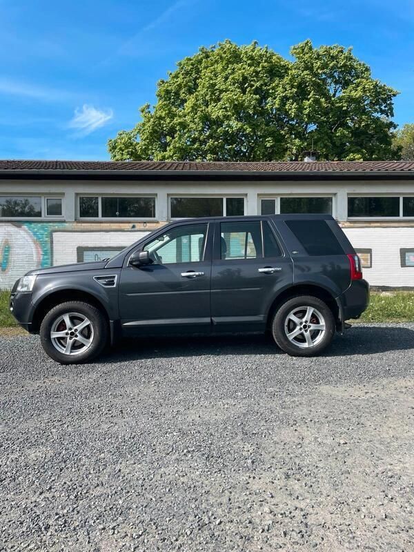 Grau Gebraucht 2010 Land Rover Freelander 2 SUV | 6.000 € (Etwas zu teuer) - Bild 1/4