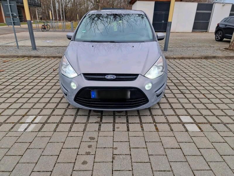Silber Gebraucht 2011 Ford S-MAX S Van / Kleinbus | 5.840 € (Fairer Preis) - Bild 1/4