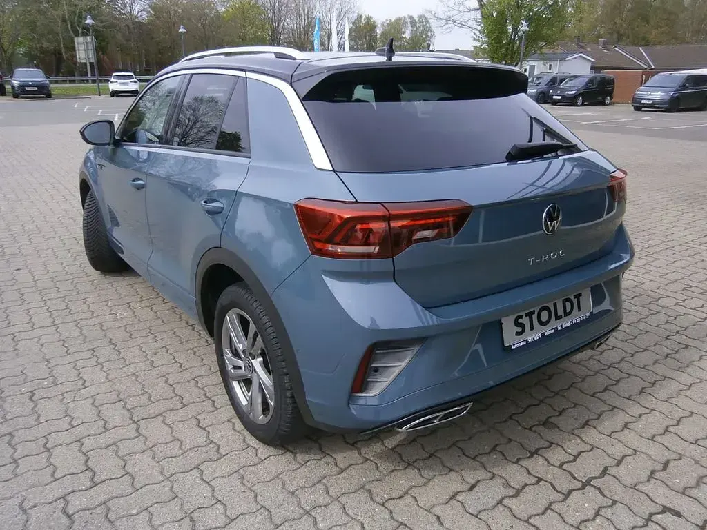 Second-hand VW T-Roc R-line 150 CP (110 kW) 2023 Albastru SUV