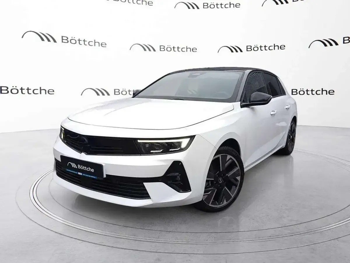 Neu Opel Astra 114 kW (156 PS) 2026 Lack weiss banquise/typ aussen Limousine